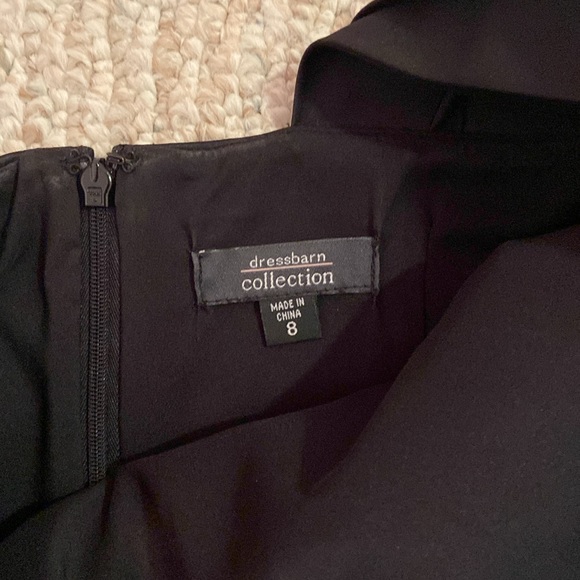 One shoulder sleek black dress with embellishment on right side - Picture 5 of 6